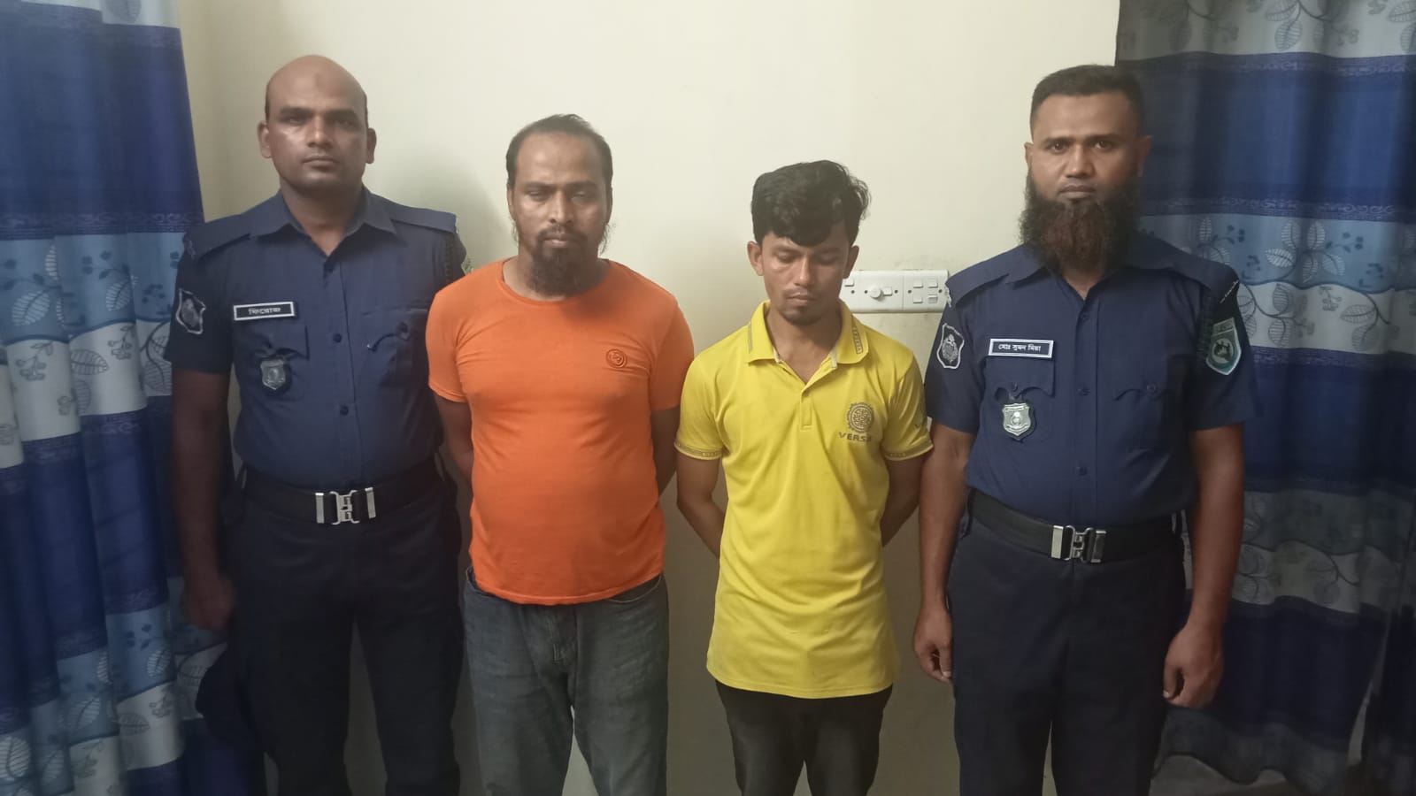 চিরিরবন্দরে মৃত্যুদন্ডপ্রাপ্ত ও সাজাপ্রাপ্ত দুই আসামী আটক চিরিরবন্দরে মৃত্যুদন্ডপ্রাপ্ত ও সাজাপ্রাপ্ত দুই আসামী আটক