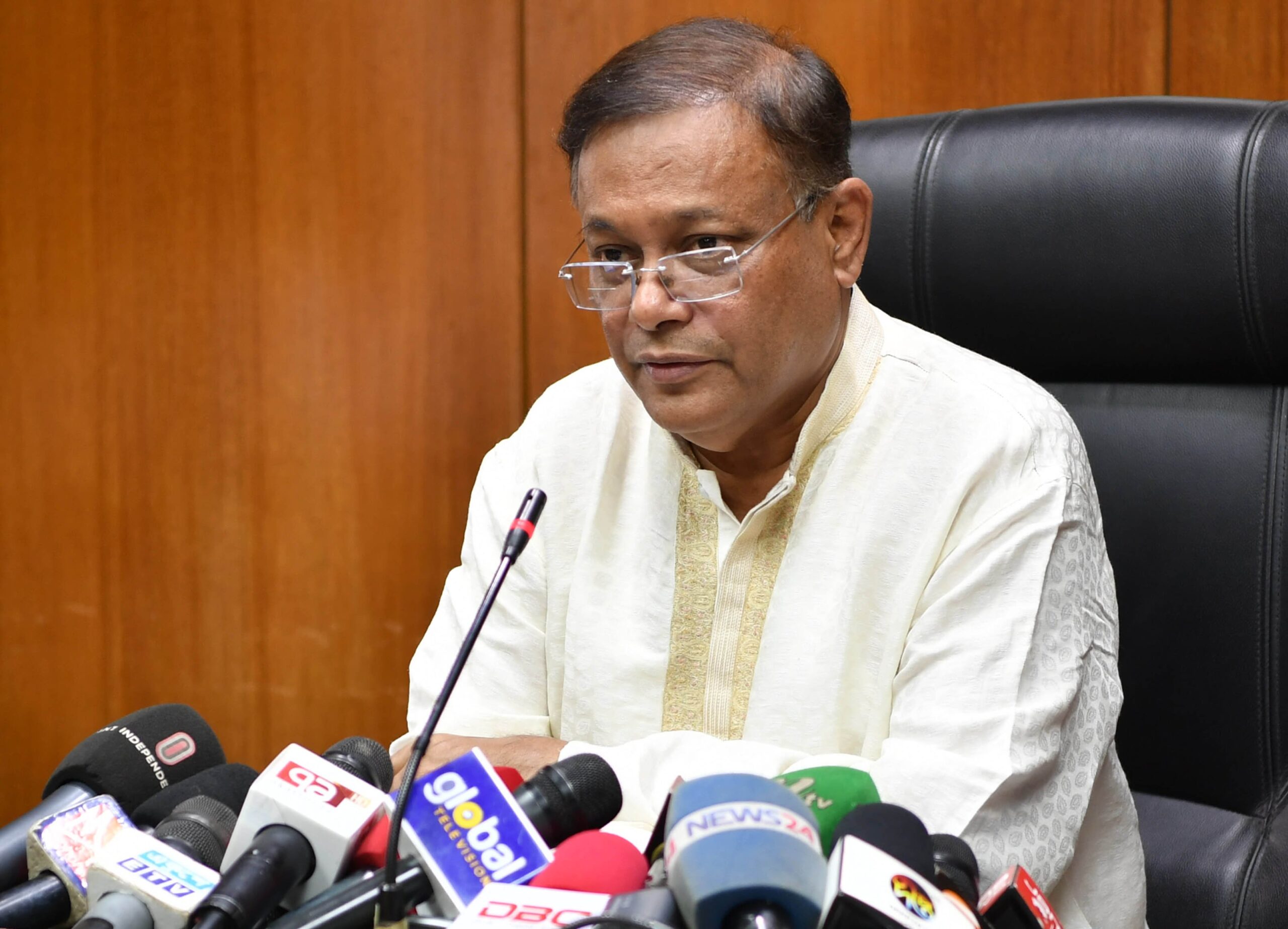 বিএনপির উদ্দেশ্য সাংবিধানিক ধারাবাহিকতা ও গণতন্ত্রকে ভূলুণ্ঠিত করা : তথ্যমন্ত্রী বিএনপির উদ্দেশ্য সাংবিধানিক ধারাবাহিকতা ও গণতন্ত্রকে ভূলুণ্ঠিত করা : তথ্যমন্ত্রী