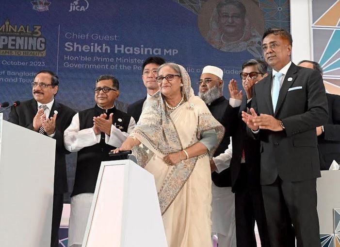 শাহজালাল আন্তর্জাতিক বিমানবন্দরের তৃতীয় টার্মিনাল উদ্বোধন করেছেন প্রধানমন্ত্রী শাহজালাল আন্তর্জাতিক বিমানবন্দরের তৃতীয় টার্মিনাল উদ্বোধন করেছেন প্রধানমন্ত্রী