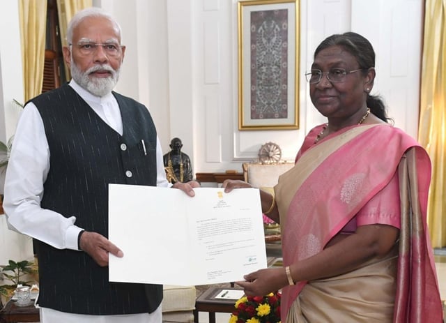 নরেন্দ্র মোদিকে প্রধানমন্ত্রী হিসেবে নিয়োগ প্রদান রাষ্ট্রপতির, রোববার সন্ধ্যায় শপথ গ্রহণ নরেন্দ্র মোদিকে প্রধানমন্ত্রী হিসেবে নিয়োগ প্রদান রাষ্ট্রপতির, রোববার সন্ধ্যায় শপথ গ্রহণ