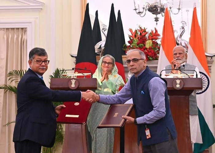 ঢাকা-দিল্লি সম্পর্ক আরও গভীর করতে ৭টি নতুন সমঝোতা স্মারক স্বাক্ষর ঢাকা-দিল্লি সম্পর্ক আরও গভীর করতে ৭টি নতুন সমঝোতা স্মারক স্বাক্ষর