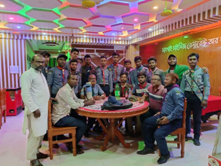 বিরামপুরের সড়কে ট্রাফিকের দায়িত্বে স্কাউট’স ও আনছার ভিডিপি : আপ্যায়নে ওর্ল্ড স্কাউট রি-ইউনিয়ন