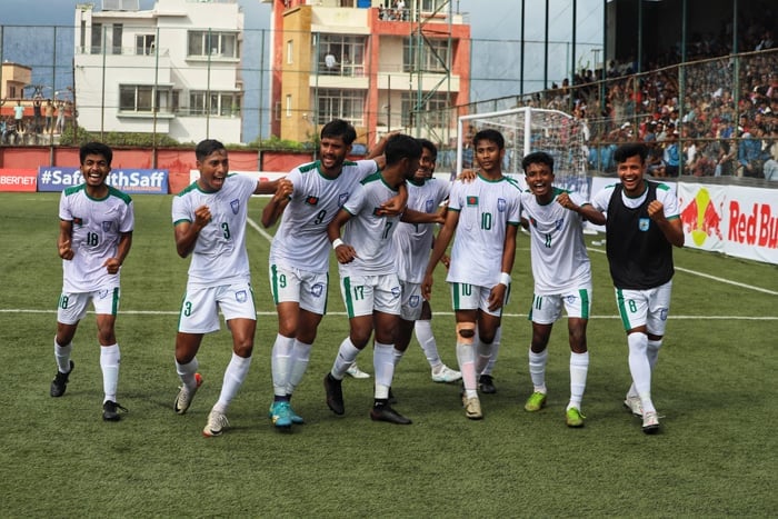 সাফ অ-২০ ফুটবল: মিরাজুলের জোড়া গোলে নেপালকে হারিয়ে শিরোপা জিতলো বাংলাদেশ সাফ অ-২০ ফুটবল: মিরাজুলের জোড়া গোলে নেপালকে হারিয়ে শিরোপা জিতলো বাংলাদেশ