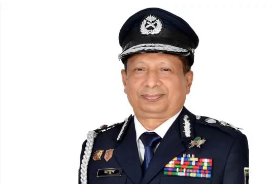 সাবেক আইজিপি মামুন আরও চার হত্যা মামলায় গ্রেফতার সাবেক আইজিপি মামুন আরও চার হত্যা মামলায় গ্রেফতার