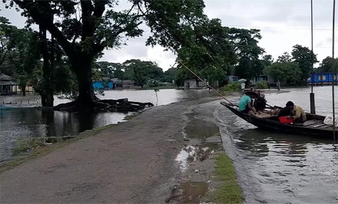 বন্যা দুর্গত জেলাগুলোতে যোগাযোগ ব্যবস্থা স্বাভাবিক: আশ্রয়কেন্দ্র থেকে বাড়ি ফিরছে মানুষ বন্যা দুর্গত জেলাগুলোতে যোগাযোগ ব্যবস্থা স্বাভাবিক: আশ্রয়কেন্দ্র থেকে বাড়ি ফিরছে মানুষ