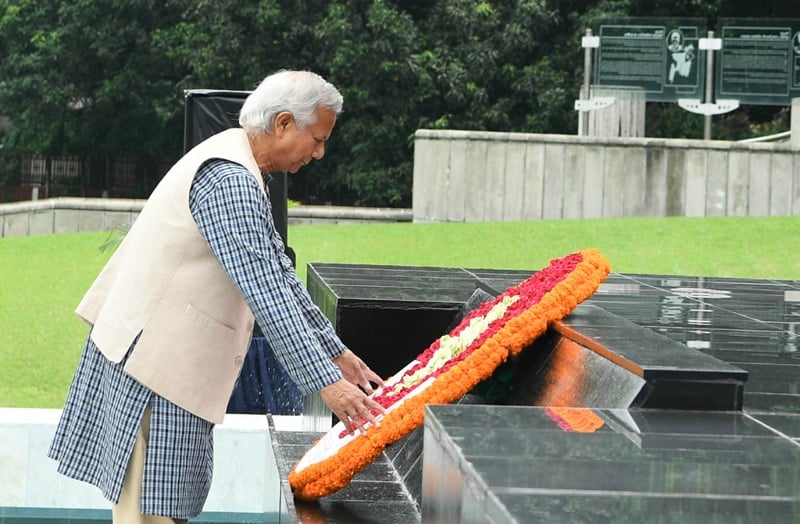 শিখা অনির্বাণে প্রধান উপদেষ্টার শ্রদ্ধা নিবেদন শিখা অনির্বাণে প্রধান উপদেষ্টার শ্রদ্ধা নিবেদন