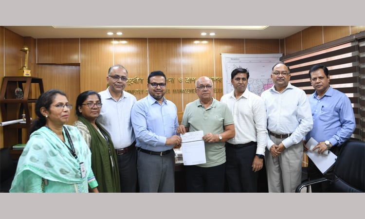 প্রধান উপদেষ্টার পক্ষে ২ কোটি ৯০ লাখ টাকার আনুদানের চেক গ্রহণ ত্রাণ উপদেষ্টার প্রধান উপদেষ্টার পক্ষে ২ কোটি ৯০ লাখ টাকার আনুদানের চেক গ্রহণ ত্রাণ উপদেষ্টার