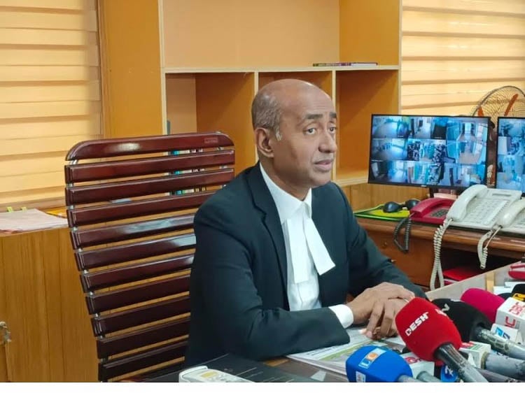 রাষ্ট্র সংস্কারে কমিশন গঠন জন মানুষের আকাঙ্ক্ষার প্রতিফলন : এটর্নি জেনারেল রাষ্ট্র সংস্কারে কমিশন গঠন জন মানুষের আকাঙ্ক্ষার প্রতিফলন : এটর্নি জেনারেল