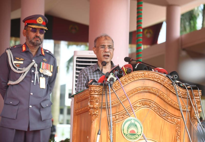 যেসব পুলিশ সদস্য এখনো কর্মস্থলে যোগদান করেনি, তাদের আর যোগদান করতে দেওয়া হবে না : স্বরাষ্ট্র উপদেষ্টা যেসব পুলিশ সদস্য এখনো কর্মস্থলে যোগদান করেনি, তাদের আর যোগদান করতে দেওয়া হবে না : স্বরাষ্ট্র উপদেষ্টা