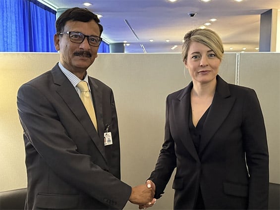ঢাকা-অটোয়ার সম্পর্ক জোরদারে তৌহিদ ও মেলানির আলোচনা ঢাকা-অটোয়ার সম্পর্ক জোরদারে তৌহিদ ও মেলানির আলোচনা