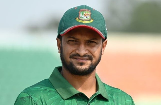 টেস্ট ও টি-টোয়েন্টি থেকে অবসরের ঘোষণা সাকিবের টেস্ট ও টি-টোয়েন্টি থেকে অবসরের ঘোষণা সাকিবের