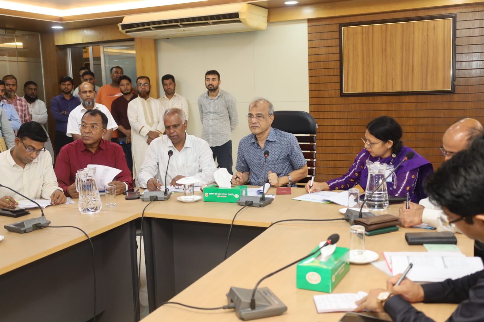 কৃষকদের যথাযথ মূল্যায়ন নিশ্চিত করতে হবে : কৃষি উপদেষ্টা কৃষকদের যথাযথ মূল্যায়ন নিশ্চিত করতে হবে : কৃষি উপদেষ্টা