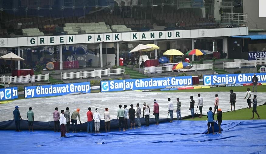 বৃষ্টিতে পরিত্যক্ত দ্বিতীয় দিনের খেলা