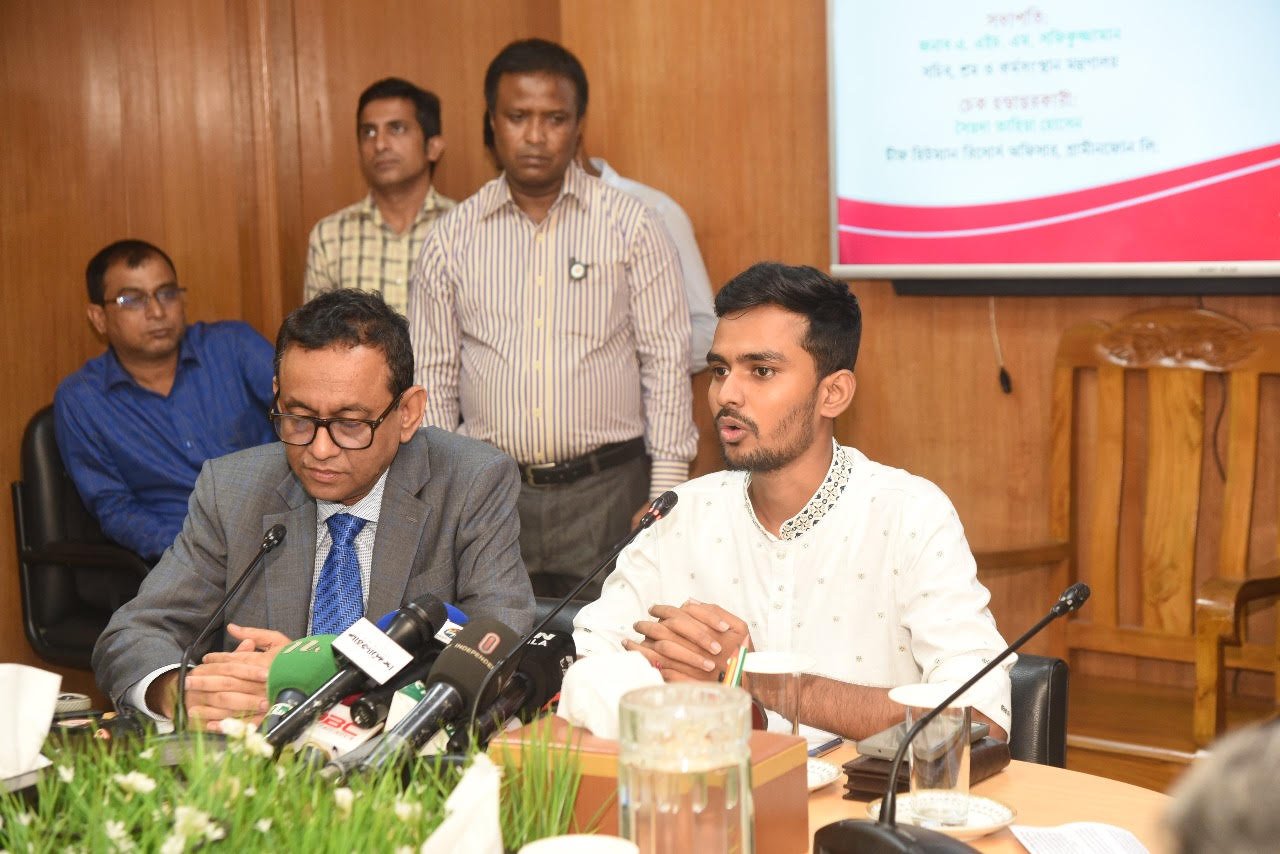 সাকিবের রাজনৈতিক ক্যারিয়ার জনগণের সামনে তাকেই স্পষ্ট করতে হবে : যুব ও ক্রীড়া উপদেষ্টা সাকিবের রাজনৈতিক ক্যারিয়ার জনগণের সামনে তাকেই স্পষ্ট করতে হবে : যুব ও ক্রীড়া উপদেষ্টা