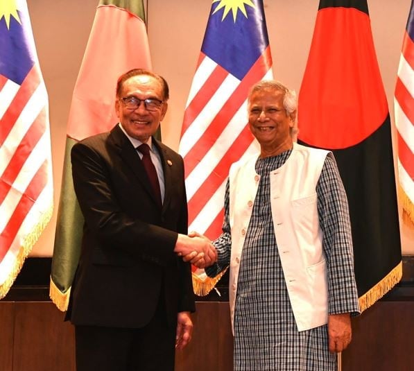 আসিয়ান সংলাপে অংশীদার হতে মালয়েশিয়ার সমর্থন চান ড. ইউনূস আসিয়ান সংলাপে অংশীদার হতে মালয়েশিয়ার সমর্থন চান ড. ইউনূস