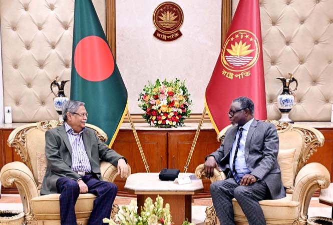 রাষ্ট্রপতির সাথে ঘানার হাইকমিশনারের বিদায়ি সাক্ষাৎ রাষ্ট্রপতির সাথে ঘানার হাইকমিশনারের বিদায়ি সাক্ষাৎ