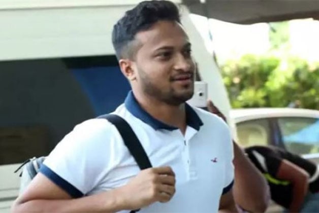 আজ রাতে দেশে ফিরছেন না সাকিব আজ রাতে দেশে ফিরছেন না সাকিব