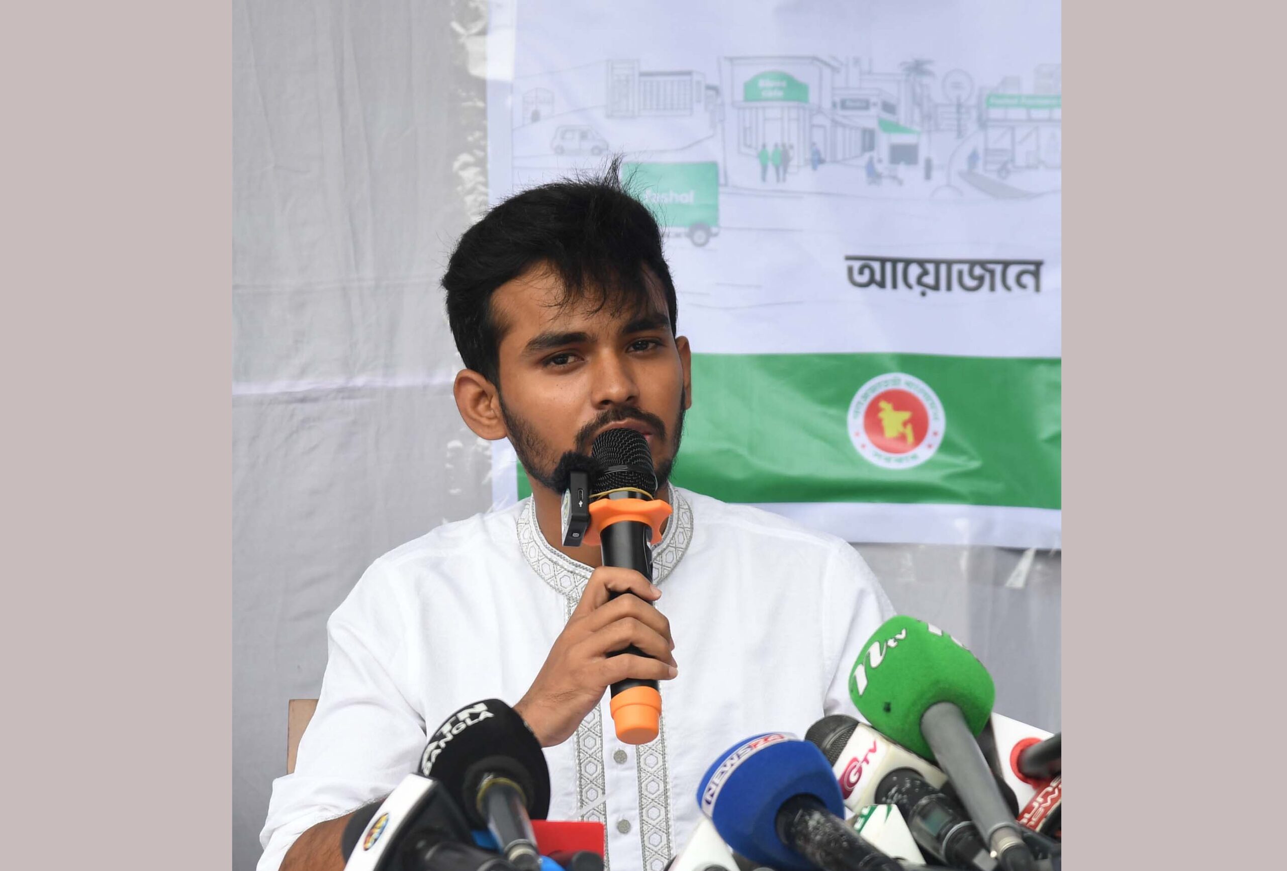 ন্যায্যমূল্যে কৃষিপণ্য বিক্রি কার্যক্রম উদ্বোধন করলেন উপদেষ্টা আসিফ মাহমুদ ন্যায্যমূল্যে কৃষিপণ্য বিক্রি কার্যক্রম উদ্বোধন করলেন উপদেষ্টা আসিফ মাহমুদ