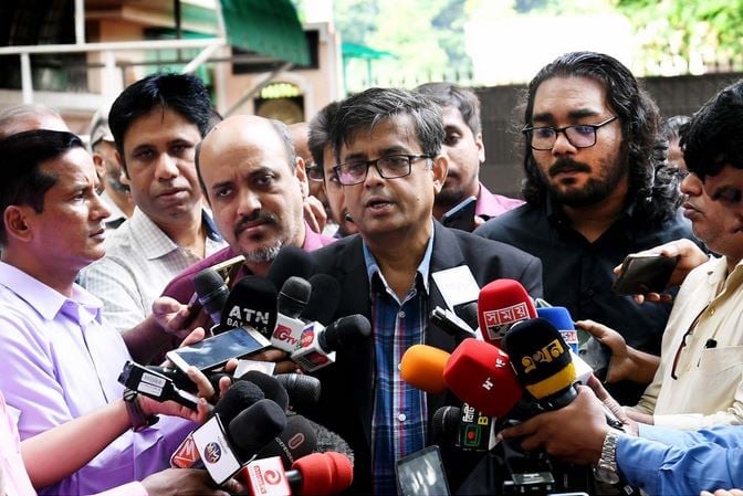 প্রধান উপদেষ্টা সুস্থ আছেন প্রধান উপদেষ্টা সুস্থ আছেন