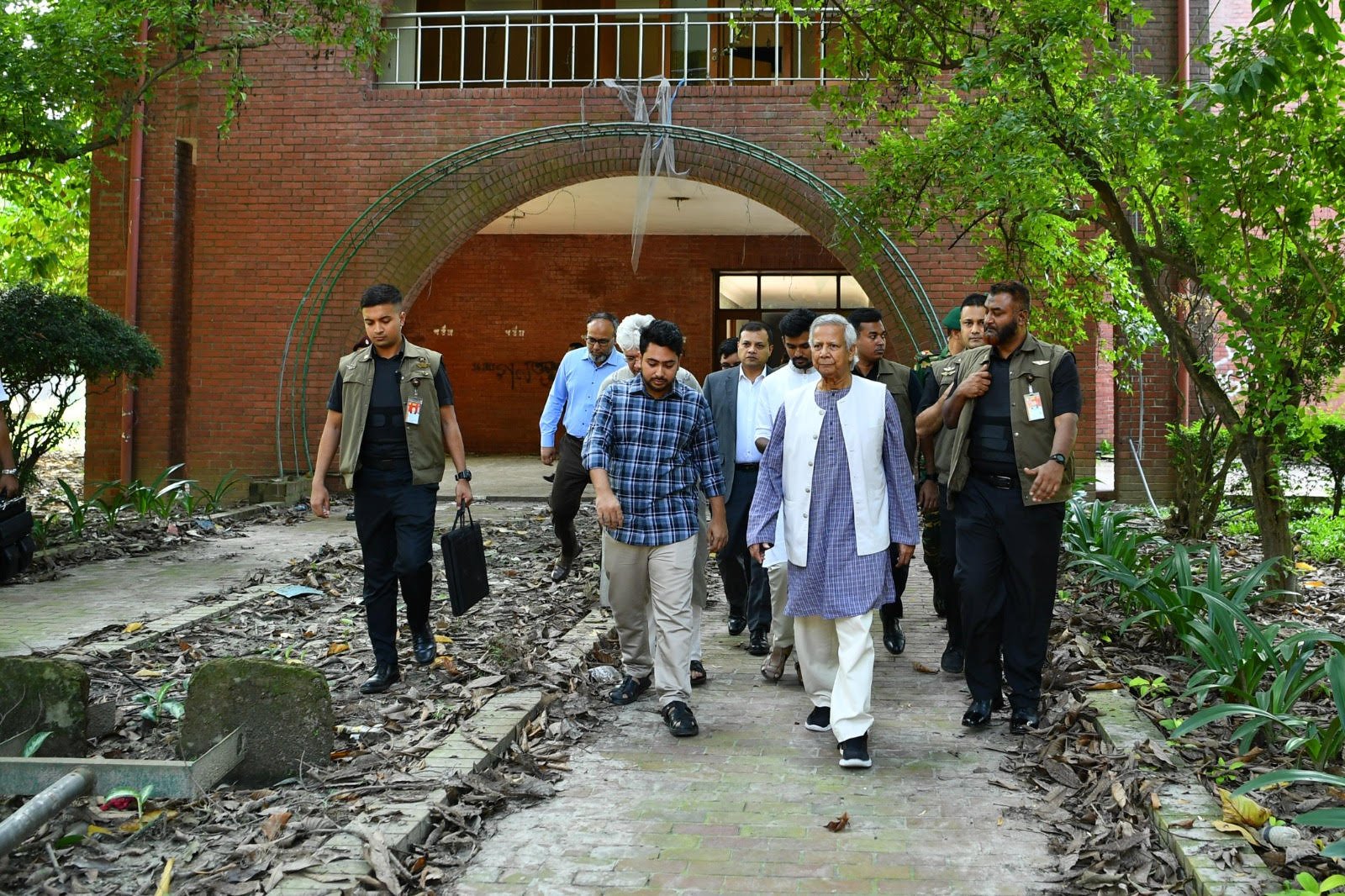 প্রধান উপদেষ্টার গণভবন পরিদর্শন প্রধান উপদেষ্টার গণভবন পরিদর্শন
