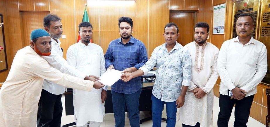 উপদেষ্টা নাহিদ ইসলামের সঙ্গে শহিদ আবু সাঈদের পরিবারের সাক্ষাৎ উপদেষ্টা নাহিদ ইসলামের সঙ্গে শহিদ আবু সাঈদের পরিবারের সাক্ষাৎ