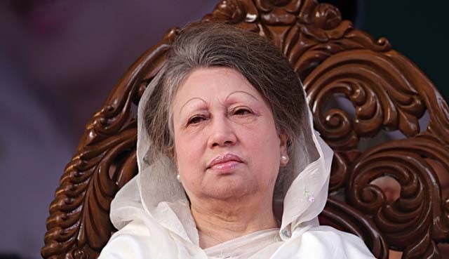 খালেদা জিয়ার ১০ বছরের সাজা স্থগিত খালেদা জিয়ার ১০ বছরের সাজা স্থগিত