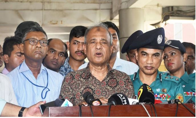 আবদুল হামিদের দেশত্যাগের ঘটনায় দোষীদের বিরুদ্ধে ব্যবস্থা নেয়া হবে : স্বরাষ্ট্র উপদেষ্টা আবদুল হামিদের দেশত্যাগের ঘটনায় দোষীদের বিরুদ্ধে ব্যবস্থা নেয়া হবে : স্বরাষ্ট্র উপদেষ্টা