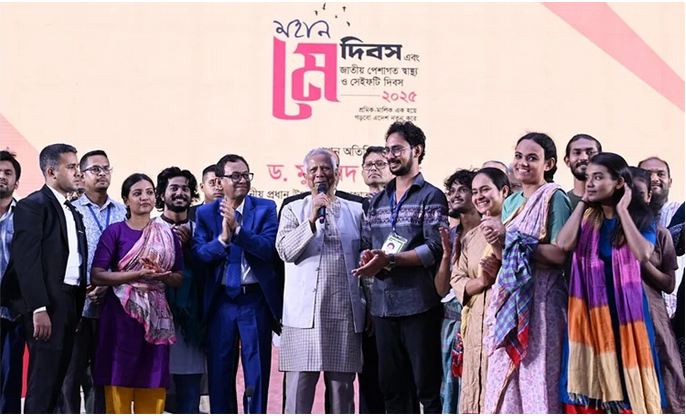 শ্রমিকদের আগের অবস্থায় রেখে নতুন বাংলাদেশ গড়ে তোলা সম্ভব নয়: প্রধান উপদেষ্টা