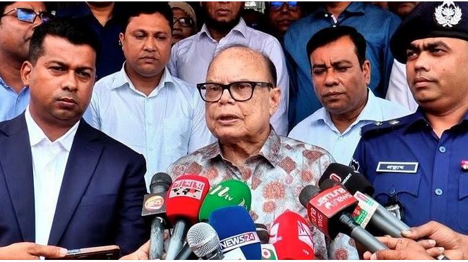 টিসিবির ভুয়া কার্ড বাতিল করে নতুন ‘স্মার্টকার্ড’ দেওয়া হবে : খাদ্য উপদেষ্টা