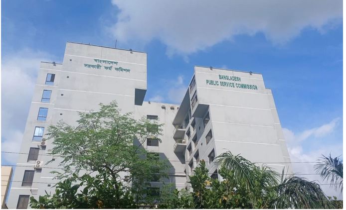 স্পেশাল বিসিএসের মাধ্যমে তিন হাজার চিকিৎসক নিয়োগ দিবে সরকার স্পেশাল বিসিএসের মাধ্যমে তিন হাজার চিকিৎসক নিয়োগ দিবে সরকার