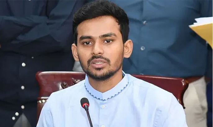 জুলাই অভ্যুত্থান পরবর্তী জনগণের আকাঙ্ক্ষা পূরণই এ সরকারের অন্যতম লক্ষ্য : উপদেষ্টা আসিফ মাহমুদ জুলাই অভ্যুত্থান পরবর্তী জনগণের আকাঙ্ক্ষা পূরণই এ সরকারের অন্যতম লক্ষ্য : উপদেষ্টা আসিফ মাহমুদ